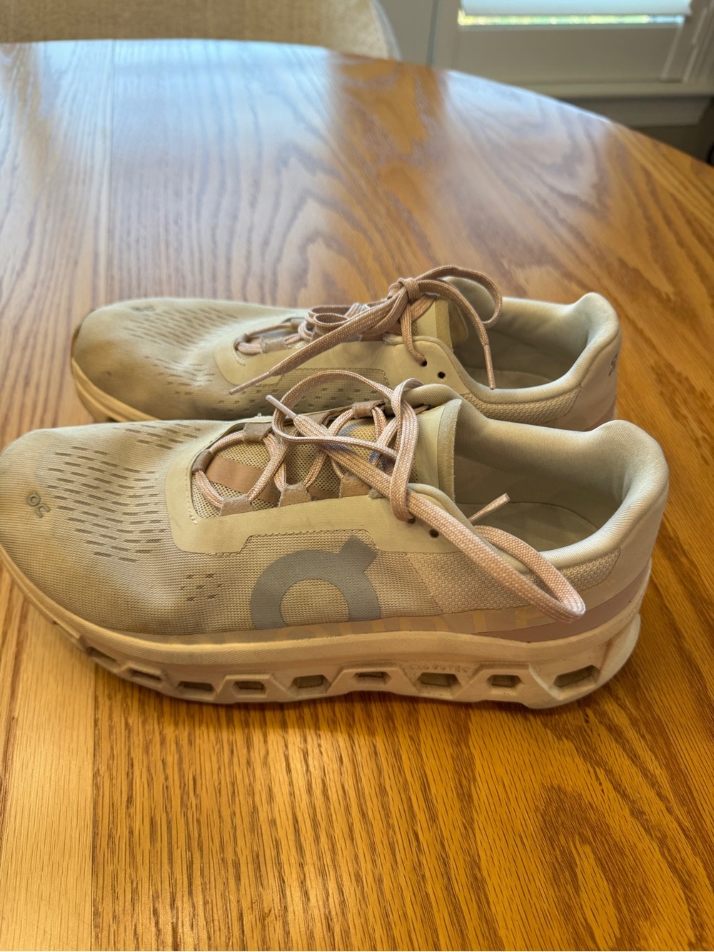 On Running Women's Sneakers in Cream and Light Gray